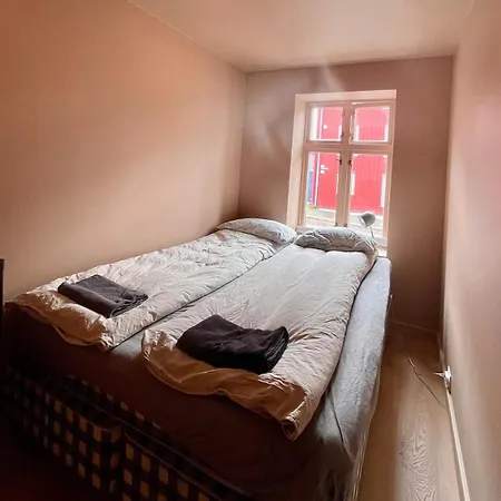 Cosy 4 Bedroom Apartment