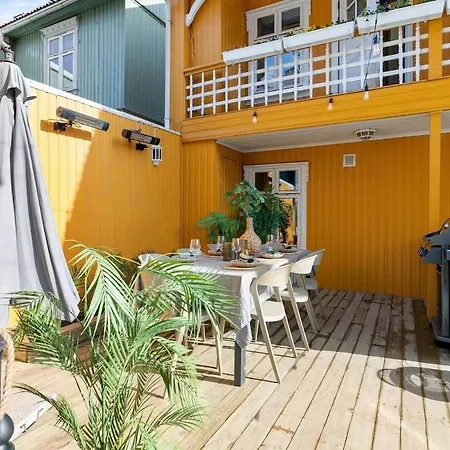 Cosy 4 Bedroom *